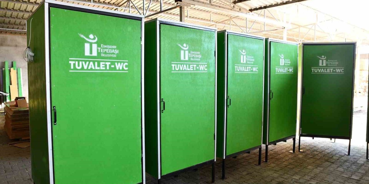 Tepebaşı’ndan Deprem Bölgesine Seyyar Tuvalet Desteği