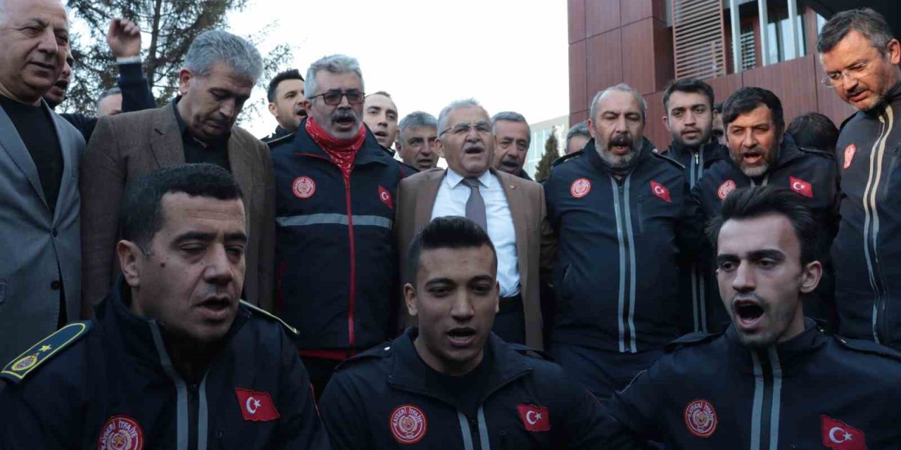 İtfaiye Ekiplerini Karşılayan Büyükkılıç: "duygusal Olmamak İçin Taş Olmak Lazım"