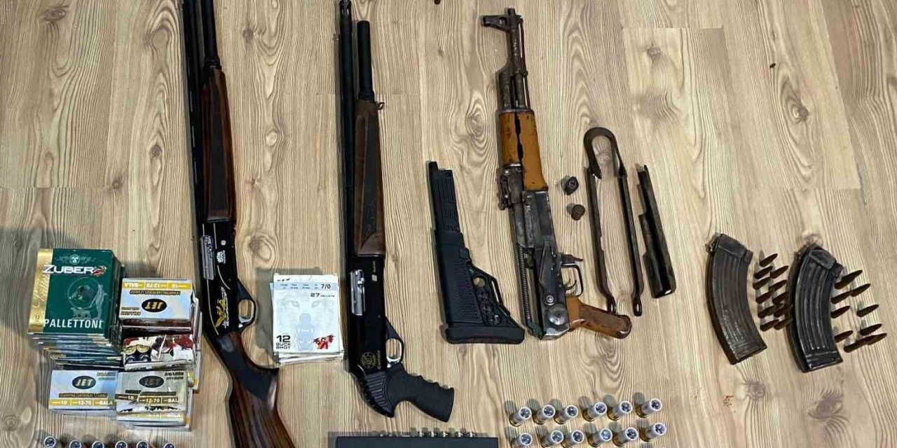 Mersin’de Evinde Kalaşnikof Ele Geçirilen Şüpheli Tutuklandı