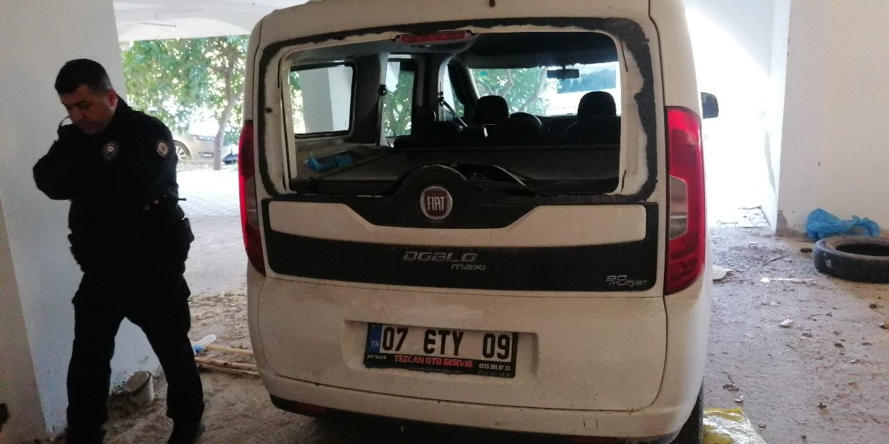 Antalya’dan Çalınan Hafif Ticari Araç Manavgat’ta Park Halinde Bulundu