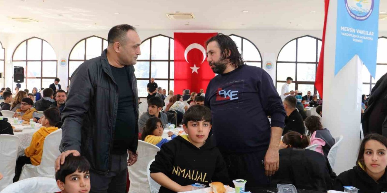 Toroslar Belediyesi Depremzedelerin Yanında