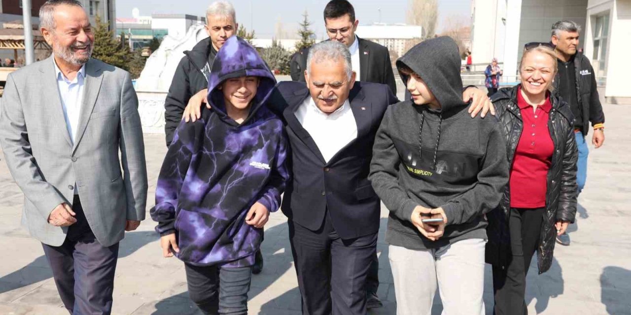 Kayseri Büyükşehir’den Depremzede Öğrencilere Ücretsiz Ulaşım İmkanı