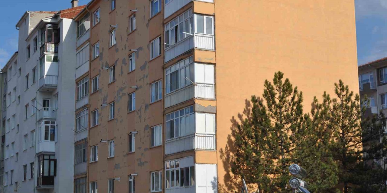 Emlakçılar Müstakil Ve Az Katlı Evlerde Yaşanan Yüksek Talebi Karşılamakta Zorluk Çekiyor