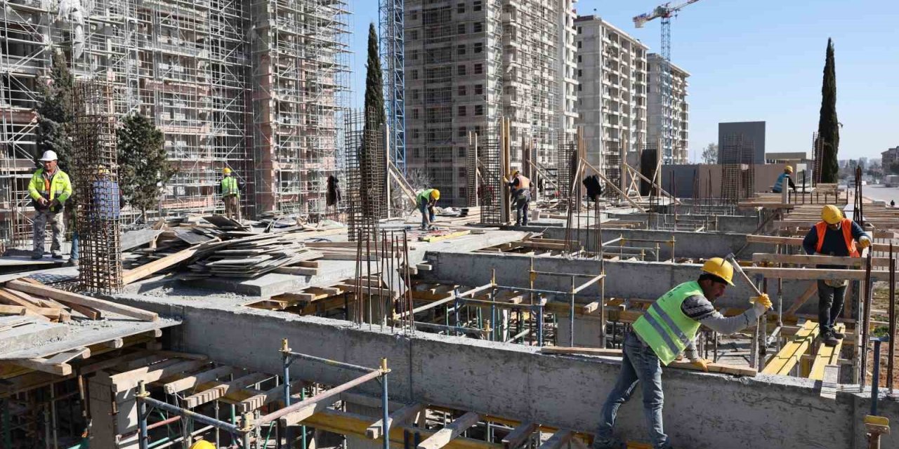 Güneş Mahallesi’nde 4 Bloğun Kaba İnşaatı Tamamlandı