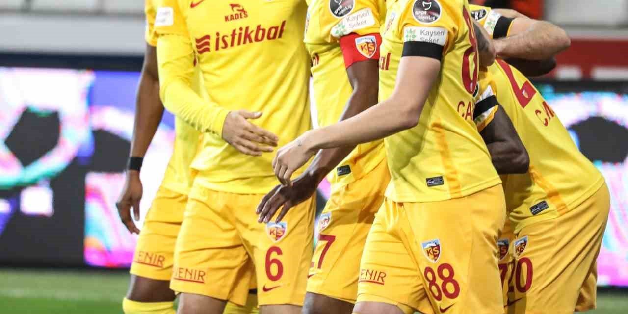 Mame Baba Thiam 3. Golünü Attı