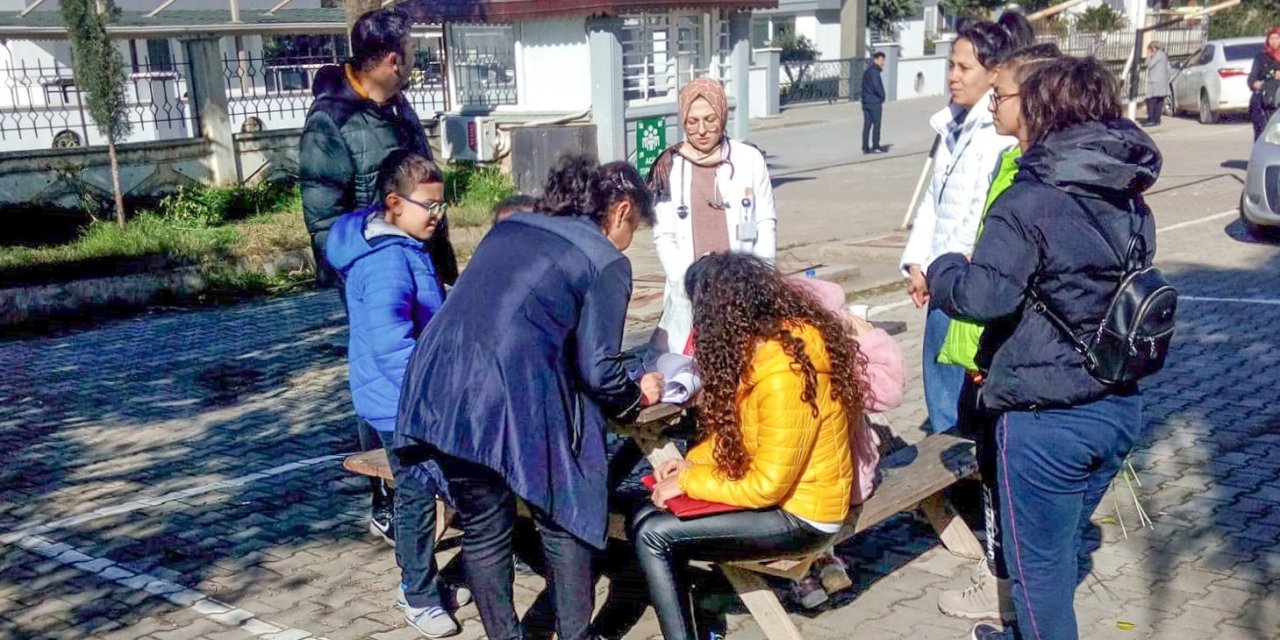 Depremzedeleri Yalnız Bırakmıyorlar