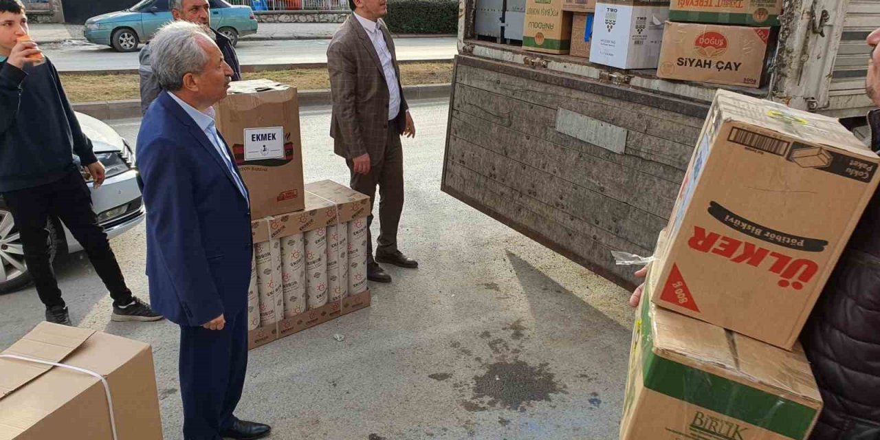 Akşehir Belediyesi Yardımlarını Sürdürüyor