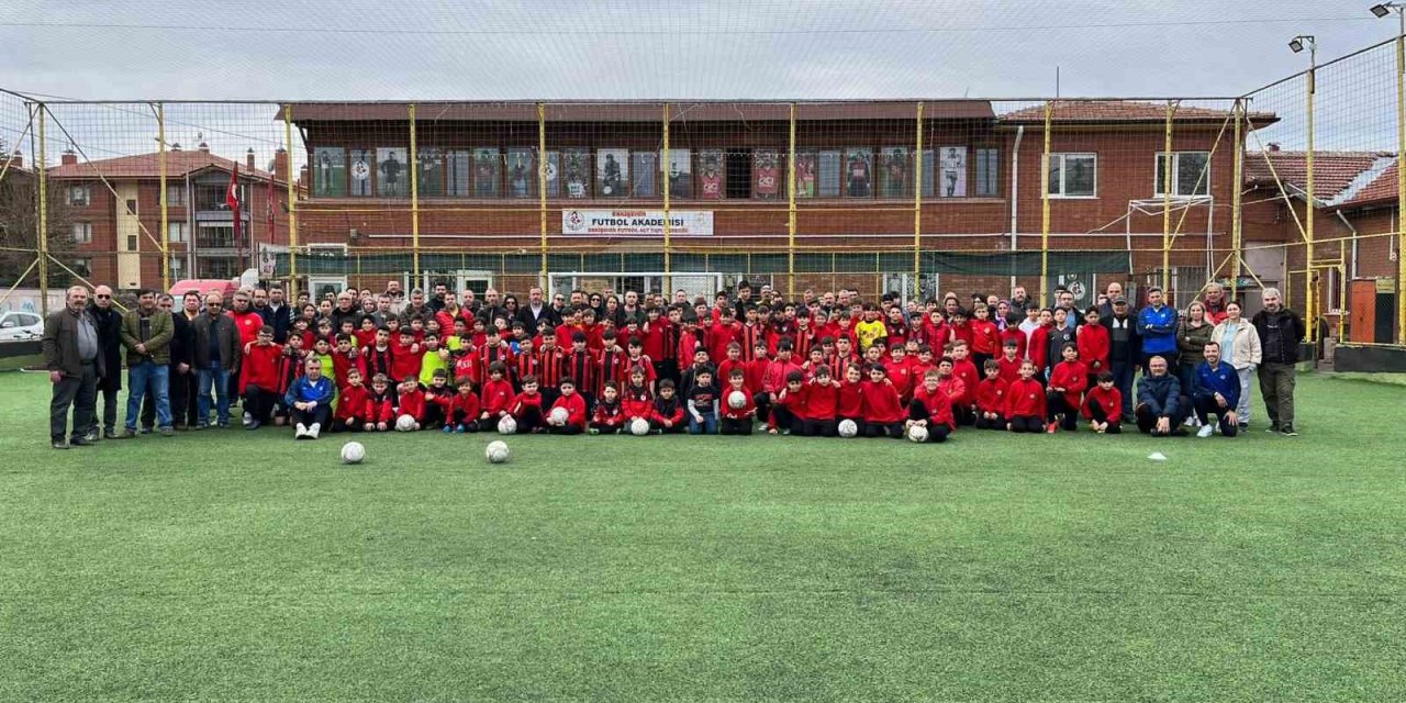 Eskişehir Futbol Altyapı Derneği’nden Tesislerin Boşaltılmasını İsteyen Belediyeye Tepki