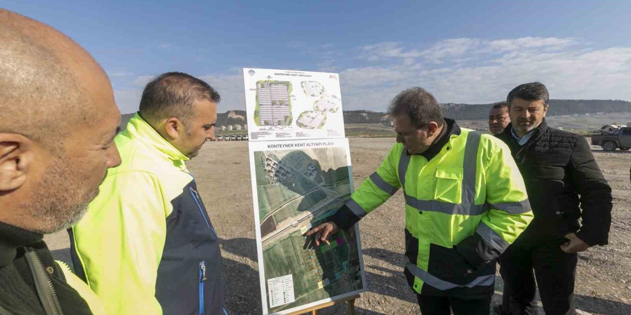 Başkan Seçer, Adıyaman’da Devam Eden Konteyner Kent Çalışmalarını İnceledi