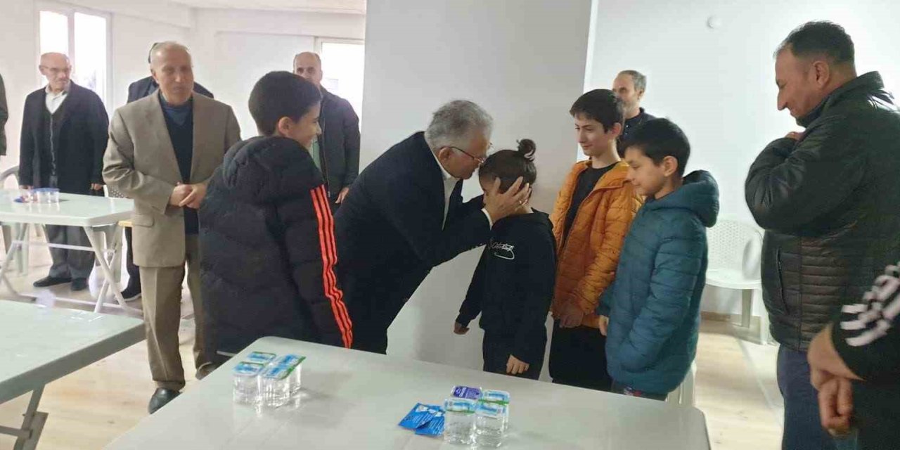 Başkan Büyükkılıç, Depremzedelerin Her Zaman Yanında