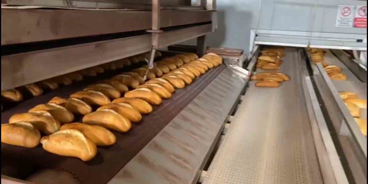 Kayseri Büyükşehir’den Deprem Bölgesine 597 Bin Unlu Mamul Yardımı