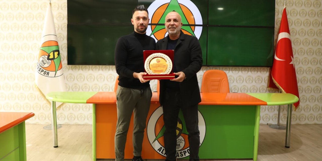 Alanyaspor, Teknik Direktör Farioli İle Yolların Ayrıldığını Açıkladı