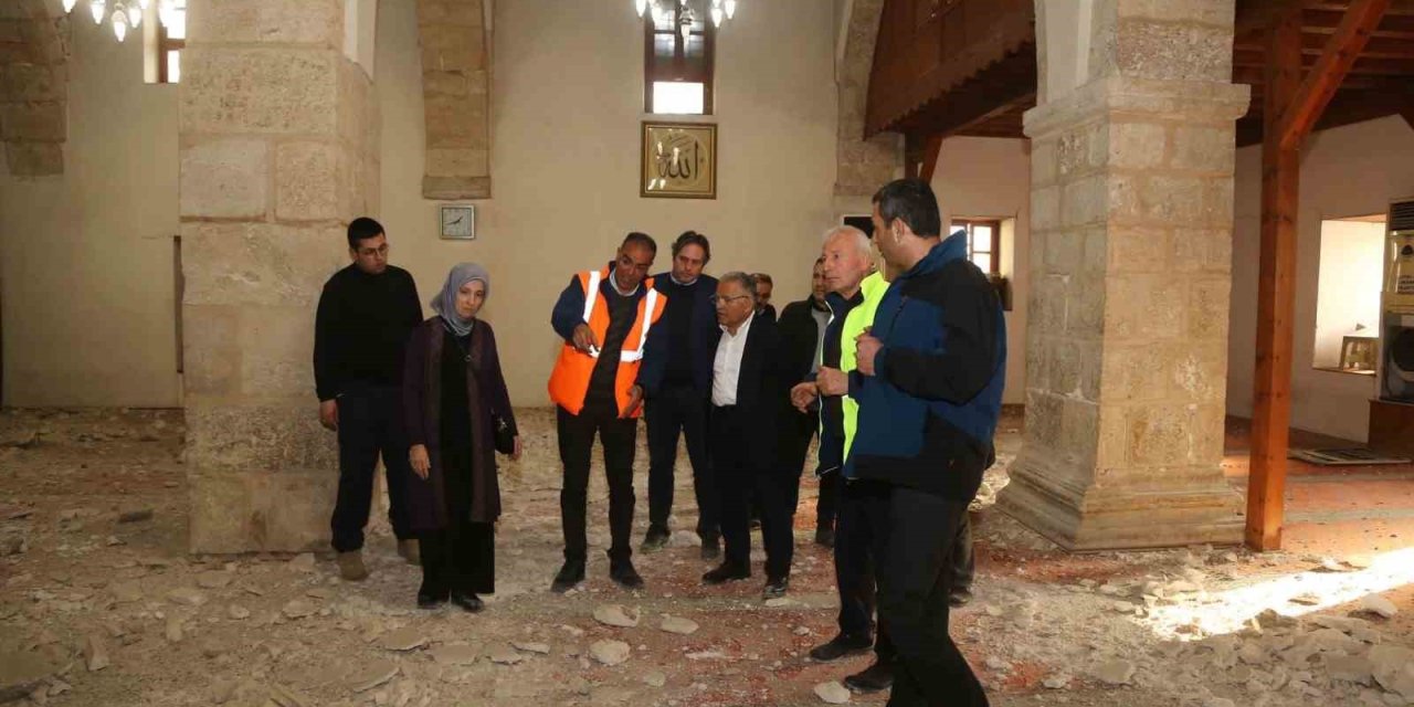 Başkan Büyükkılıç, Konteyner Kent’te Depremzedelerle Bir Araya Geldi