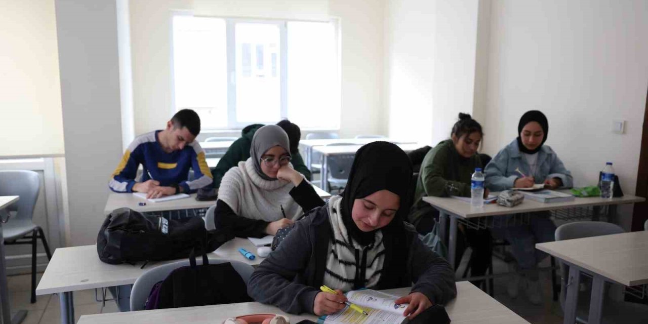 Atabem’de Depremzede Öğrenciler İçin Yks Kurslarına Ek Kontenjan Açıldı
