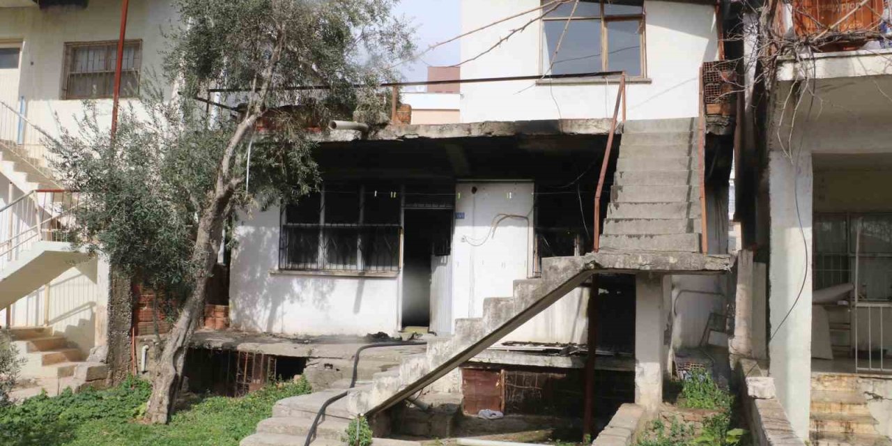 Üst Kat Komşusu Evi Yaktı, Yaşlı Adam Canını Zor Kurtardı