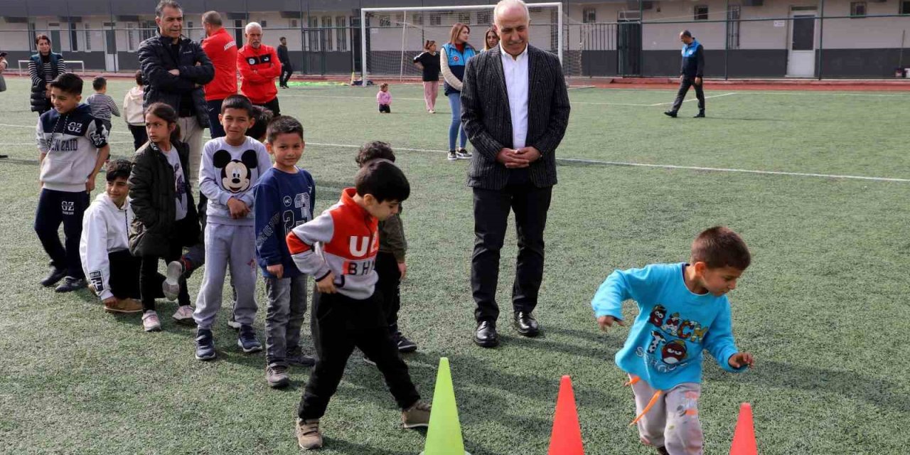 Depremzede Çocuklar Oyunla Moral Buluyor