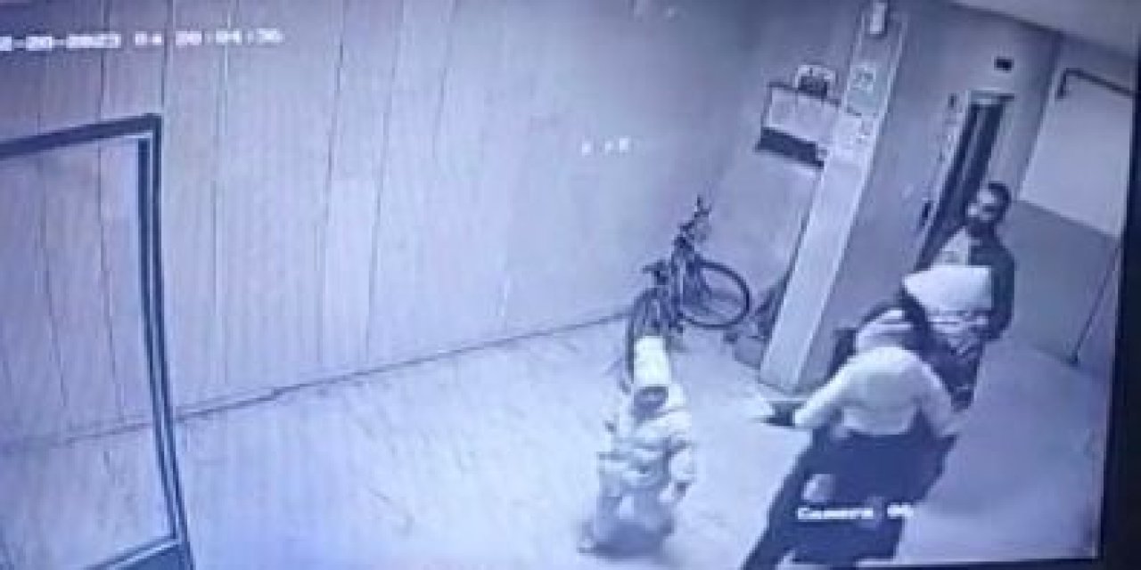 Kayseri’deki Depremde Vatandaşlar Panikle Kendilerini Sokağa Attı