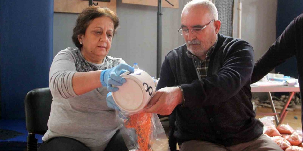 14 Yakınını Kaybetti, Acısını Unutup Yardıma Koştu