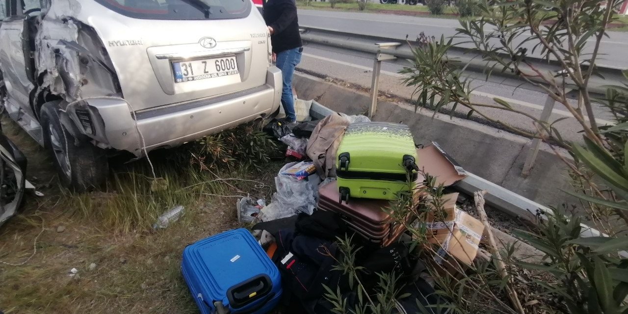 Antalya’ya Gelen Depremzede Çift, Geçirdikleri Kazada Yaralandı