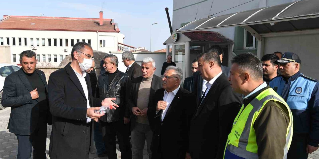 Başkan Büyükkılıç, Yeşilhisar’da 2023 Yılı Değerlendirme Toplantısı Yaptı