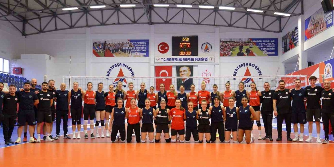 Depremzede Takımla Dostluk Maçı