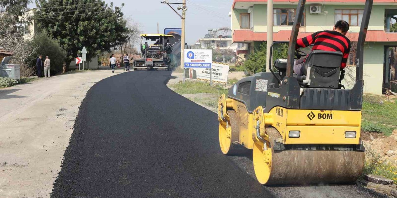 Serik’te Sıcak Asfalt Çalışması