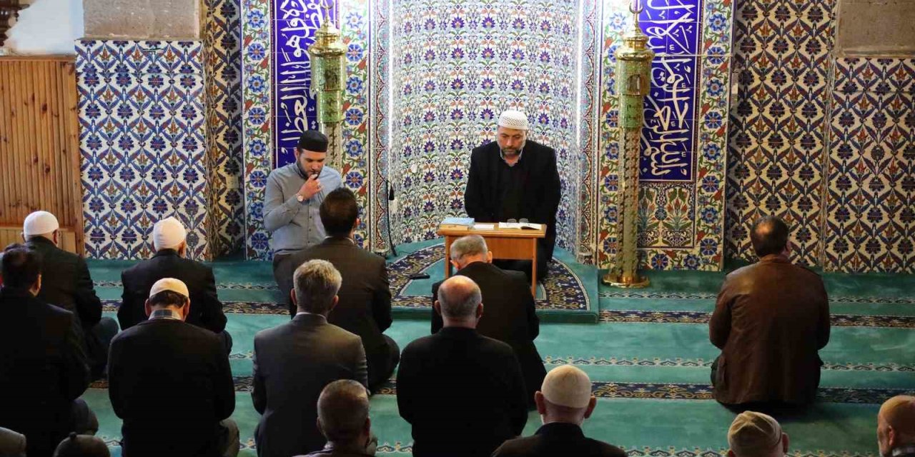 Yahyalı’da Depremde Hayatını Kaybeden Vatandaşlarımız İçin Mevlid Okundu