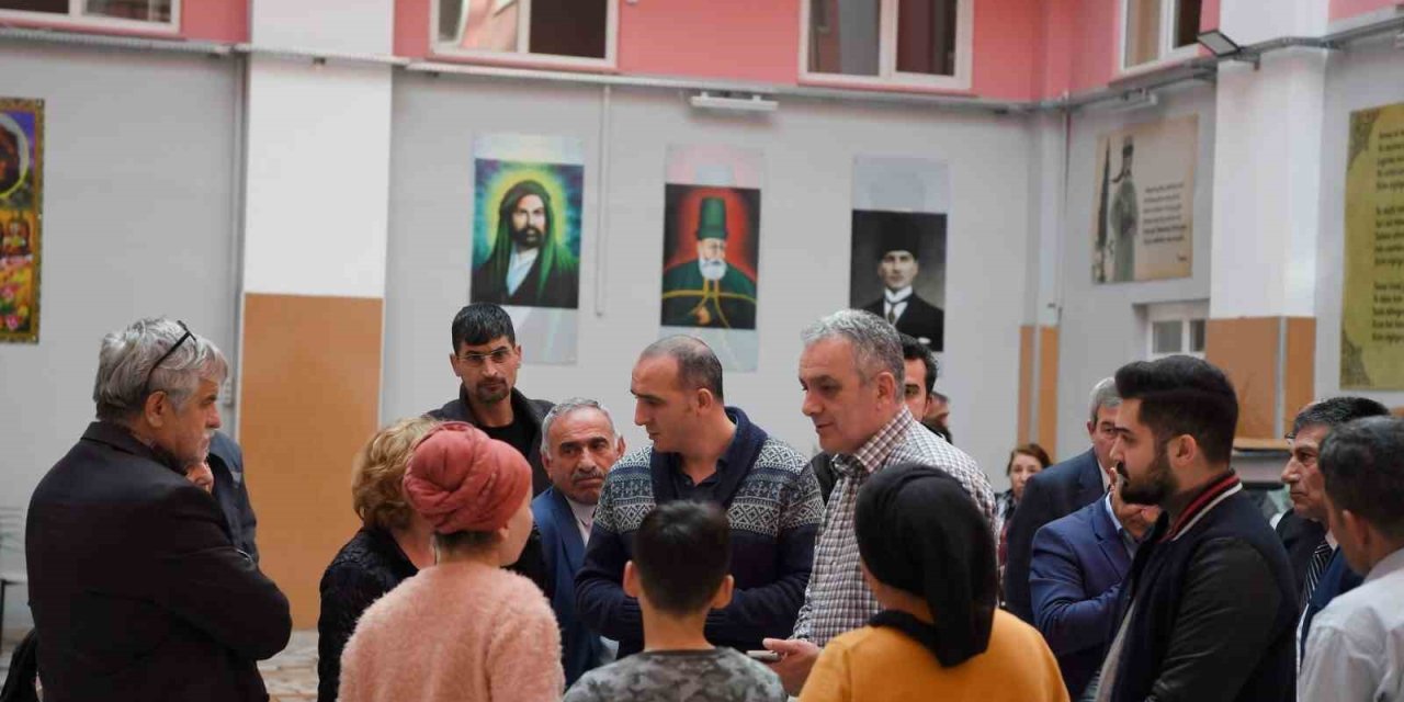 Başkan Esen Depremzedeleri Ziyaret Etti