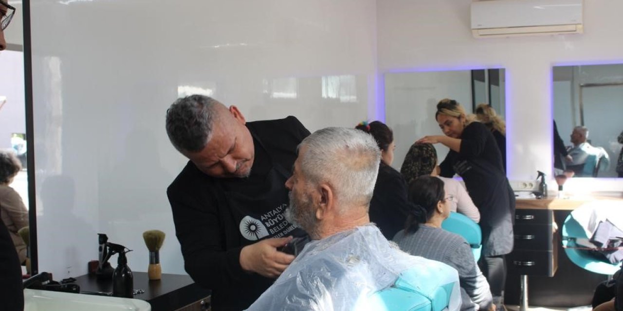 Mobil Kuaför Depremzedeler İçin Akseki Ve Kemer’de