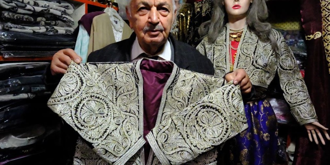 “sivrihisar Sarkası” 80 Yıldır Onun Ellerinde Hayat Buluyor