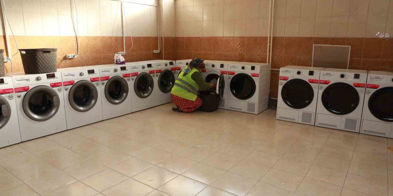 Kayseri Büyükşehir’den Deprem Bölgesine Çamaşır Yıkama Merkezi
