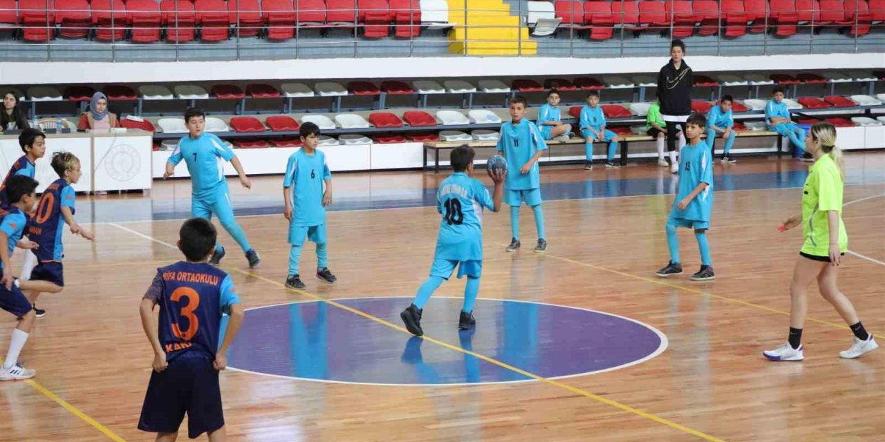 Karaman'da Öğrenciler Birincilik İçin Yarışacak