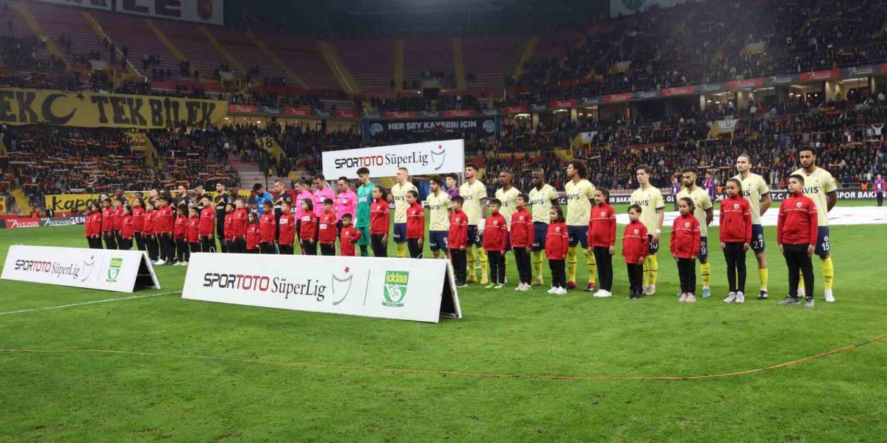 Spor Toto Süper Lig: Kayserispor: 0 - Fenerbahçe: 1 (maç Devam Ediyor)