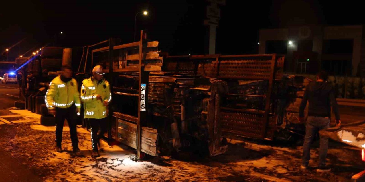 Kayseri’de Feci Kaza: Yanan Tırın Sürücüsünü Polis Kurtardı
