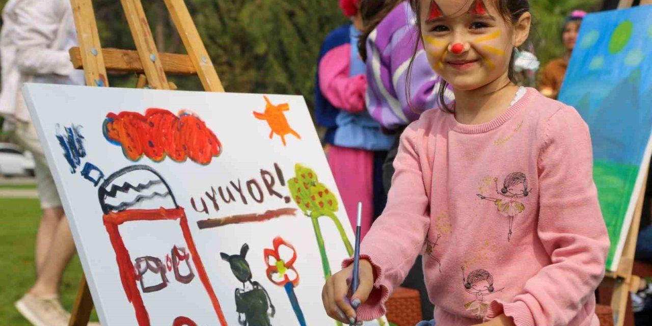 Depremi Bir An Olsun Resimlerle Unuttular