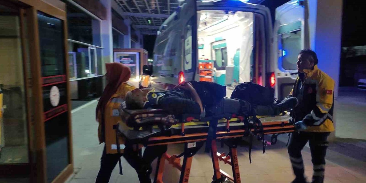 Konya’da Kaçış Rampasına Giren Kamyon Kayalıklara Çarptı: 1 Yaralı