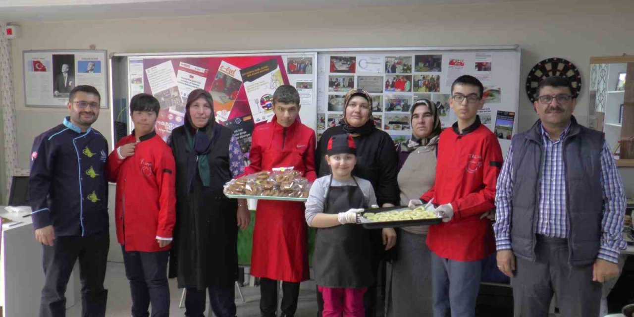 Özel Öğrencilerden En Özel Kandil Simidi