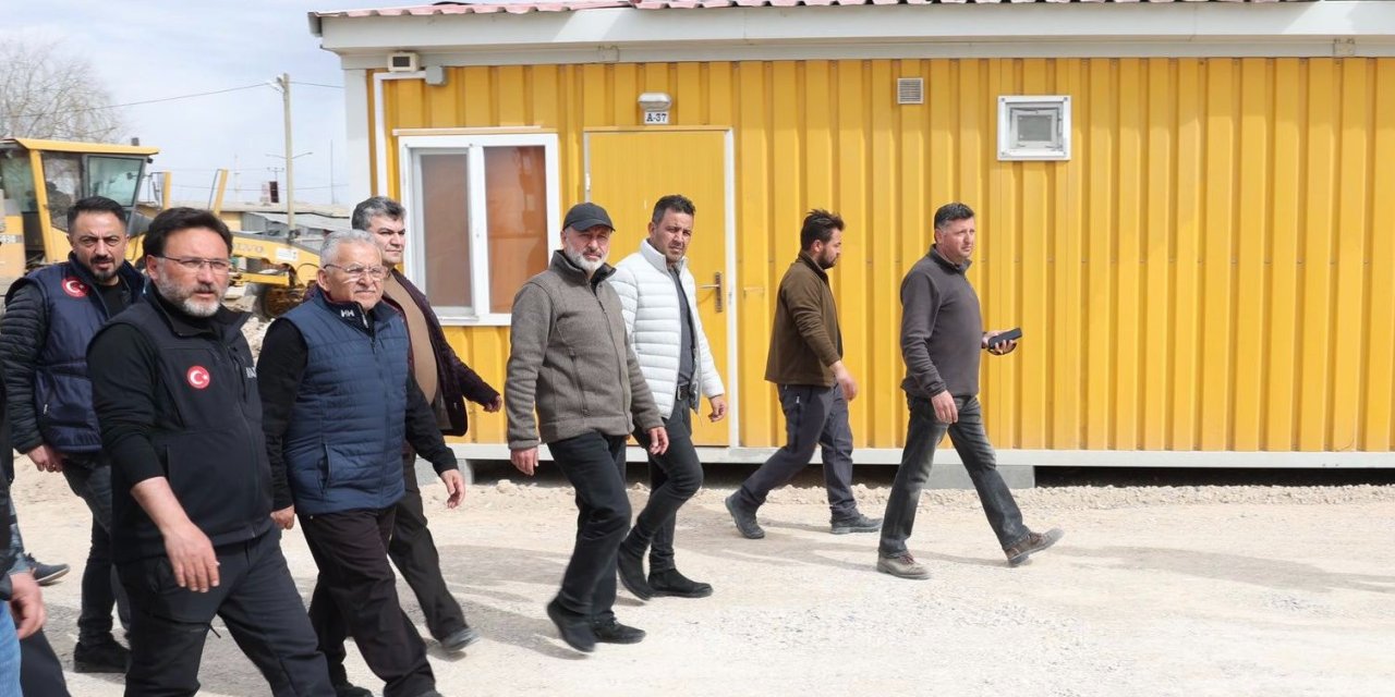 Başkan Büyükkılıç, 16 İlçe Belediyesi İle ‘tek Yürek’ Kahramanmaraş’ta Yaraları Sarıyor