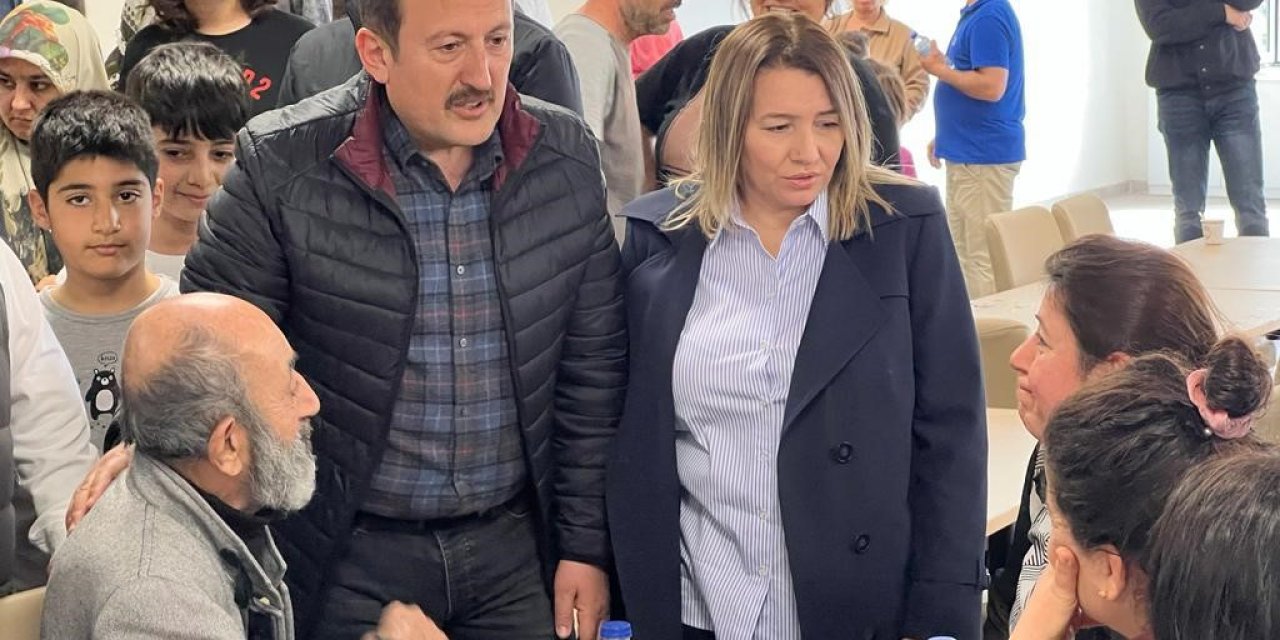 Vali Pehlivan, Depremzedelerle Buluştu