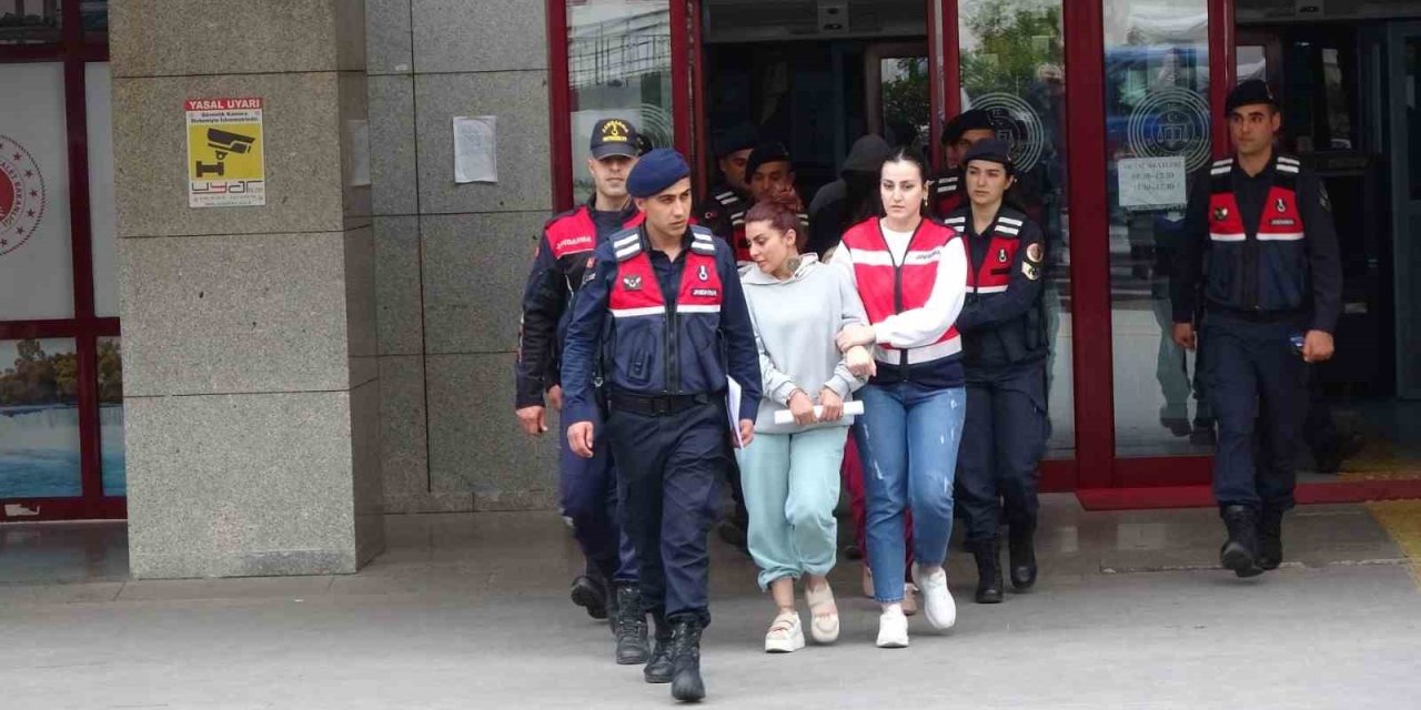 Antalya’da Silah Tehditli Şantaj Çetesine Operasyon: 4 Tutuklama