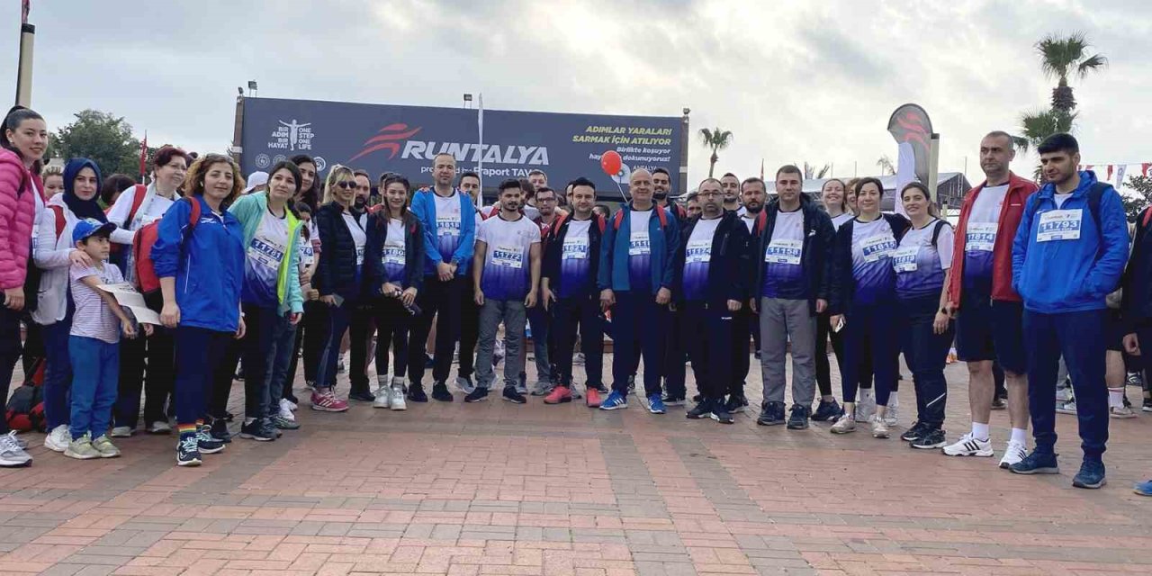 Ck Enerji Akdeniz Bölgesi Çalışanları, Afetzede Öğrencilerin Eğitimleri İçin Koştu