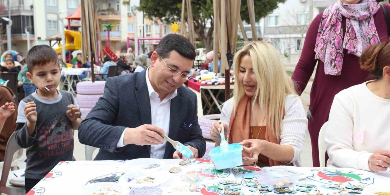 Tütüncü, Depremzedelerle Birlikte Magnet Yaptı