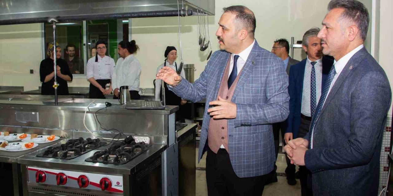 Sü Gastronomi Ve Mutfak Sanatları Uygulama Mutfağının Tanıtımı Yapıldı