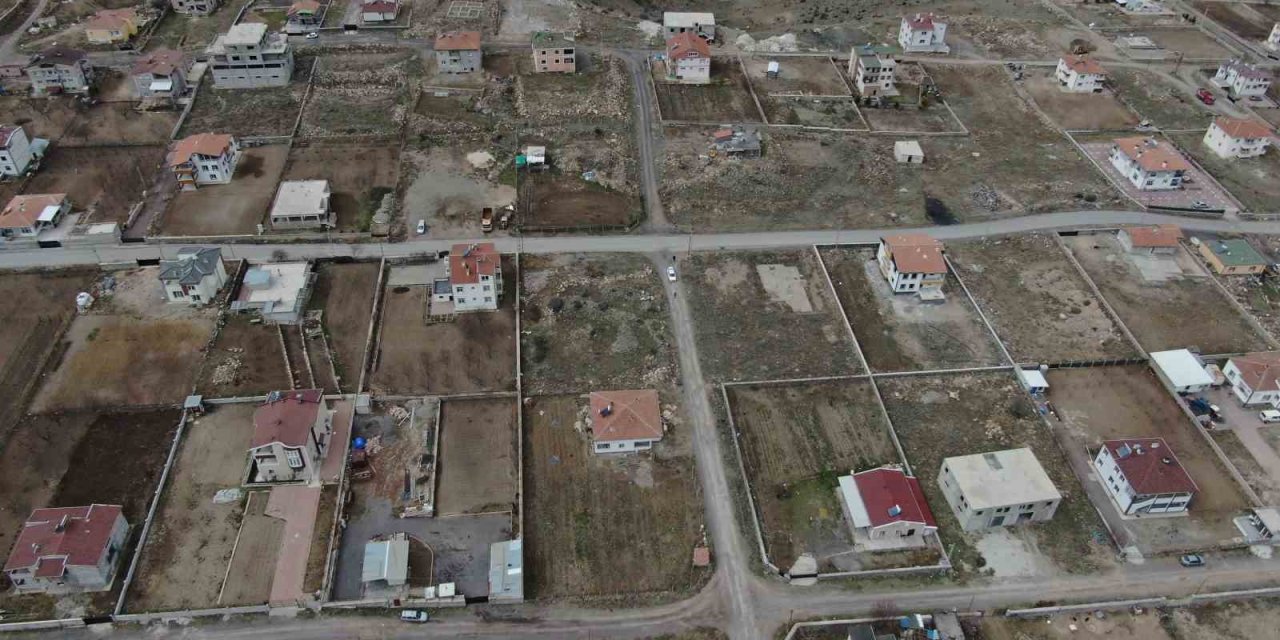 1 Haftada 16 Kez Sallanan Mahalle Sakinleri Diken Üstünde