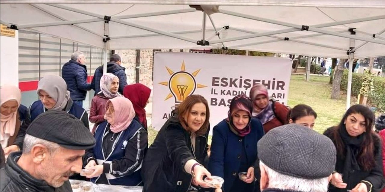 Ak Parti Eskişehir İl Kadın Kolları’ndan Kandil İkramı