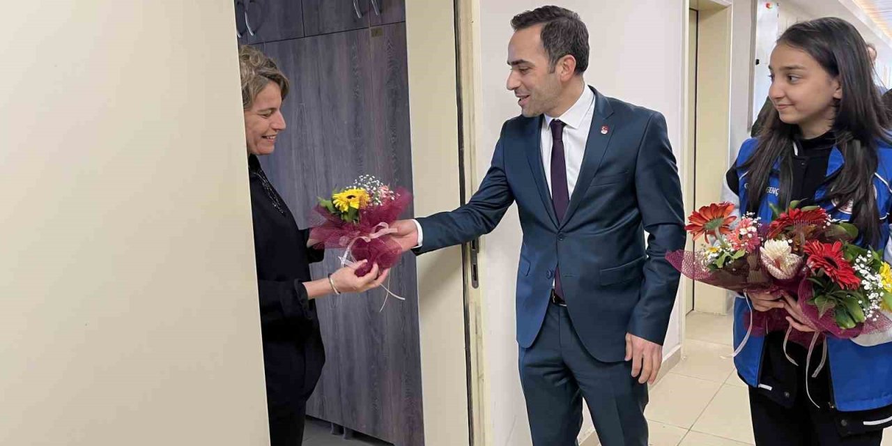 Kyk Yurdunda Kalan Depremzede Kadınların Günü Kutlandı