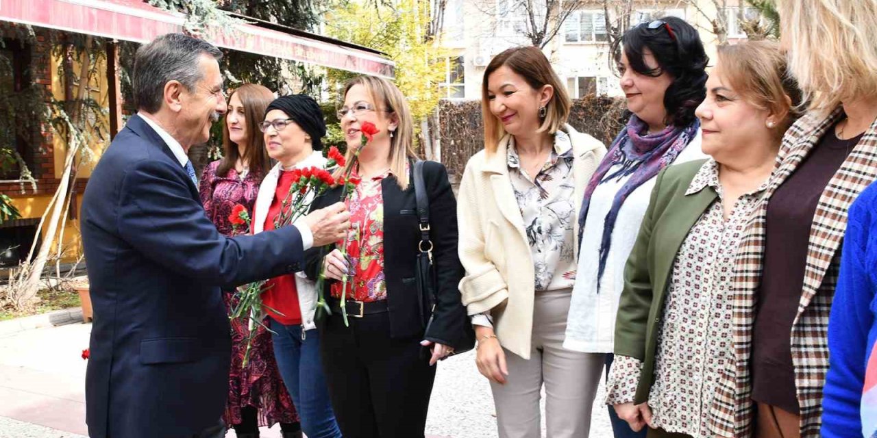 Başkan Ataç Kadın Meclis Üyeleri Ve Muhtarlarla Bir Araya Geldi