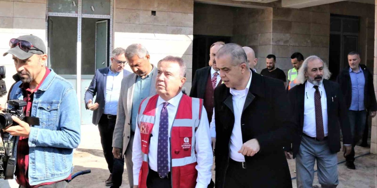 Başkan Böcek: “uncalı Kent Mezarlığı Yenileme Çalışması Bir Ay İçinde Tamamlanacak”