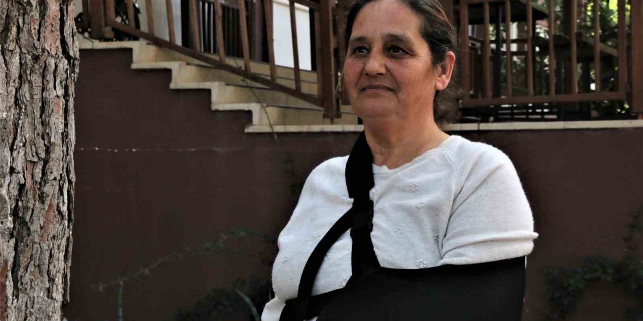 Depremde 7 Yakını Kaybetti, O Anları Böyle Anlattı: “yer Sanki Ayaklarımızın Altından Kayıp Gidiyordu”