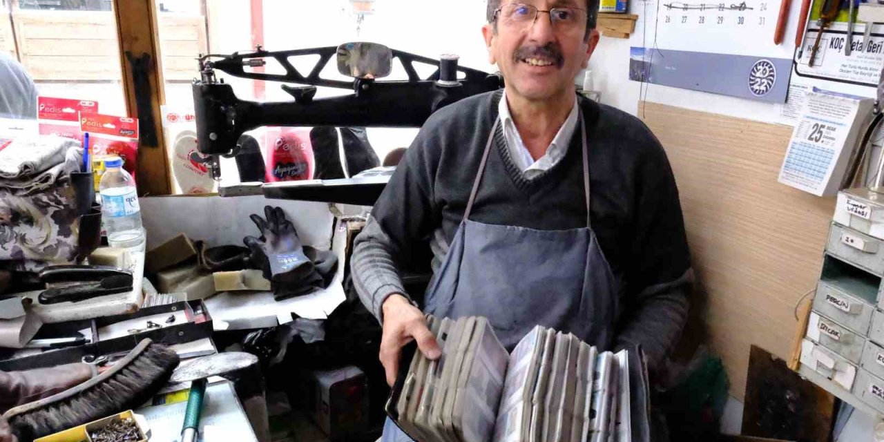 Yıllarca Müşterilerinin Vesikalıklarını Topladı